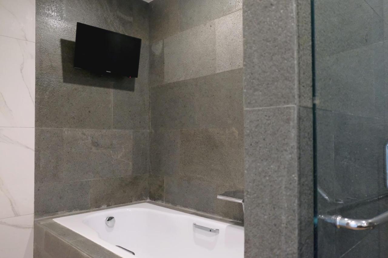 Hotel Santika Premiere Ambon Dış mekan fotoğraf